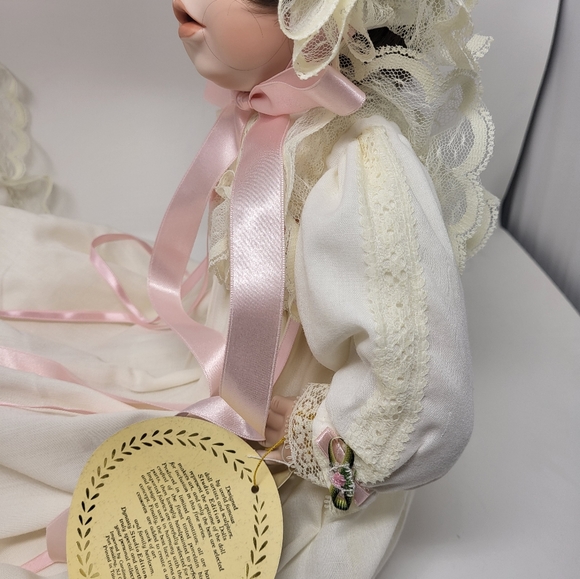 Studio Editions by Dynasty Tricia Porcelain Doll Limited Edition New With COA - Picture 4 of 15
